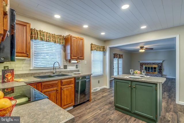 39 EASTBROOKE DR, Ephrata, PA 17522