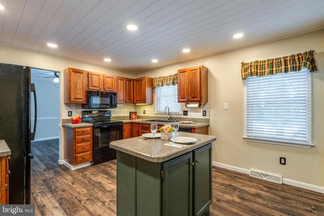 39 EASTBROOKE DR, Ephrata, PA 17522