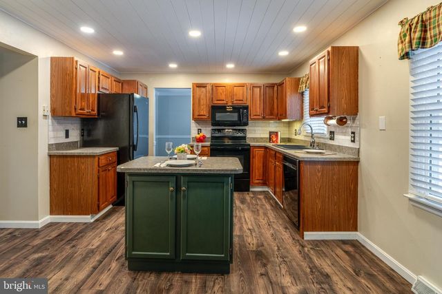 39 EASTBROOKE DR, Ephrata, PA 17522