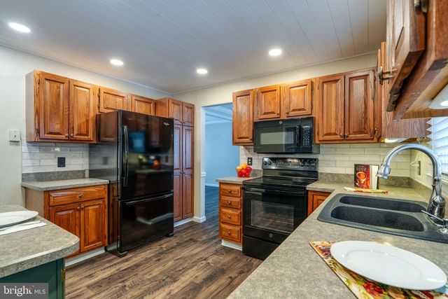 39 EASTBROOKE DR, Ephrata, PA 17522