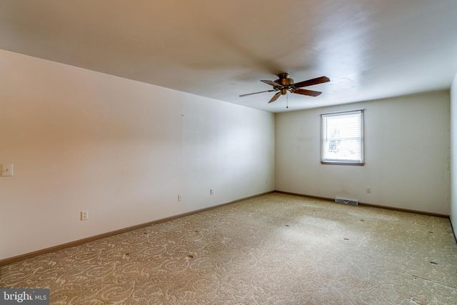 39 EASTBROOKE DR, Ephrata, PA 17522