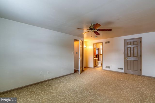 39 EASTBROOKE DR, Ephrata, PA 17522