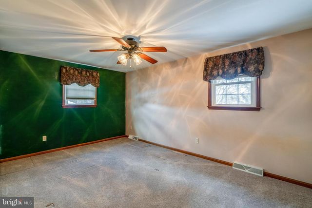 39 EASTBROOKE DR, Ephrata, PA 17522