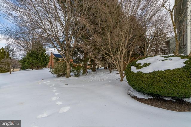 39 EASTBROOKE DR, Ephrata, PA 17522