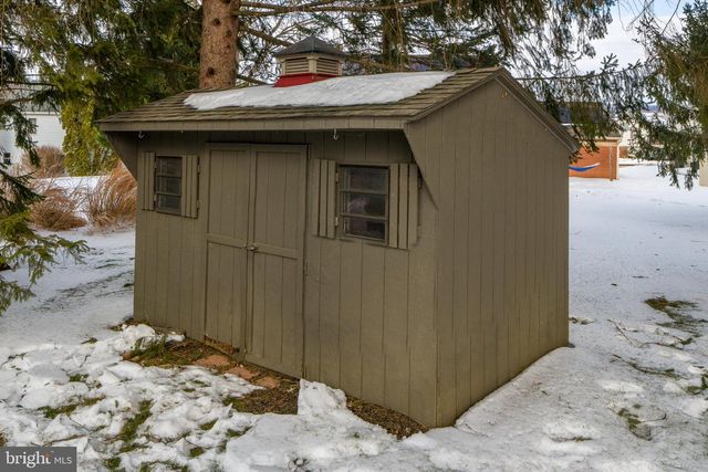 39 EASTBROOKE DR, Ephrata, PA 17522