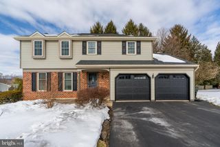 39 EASTBROOKE DR, Ephrata, PA 17522