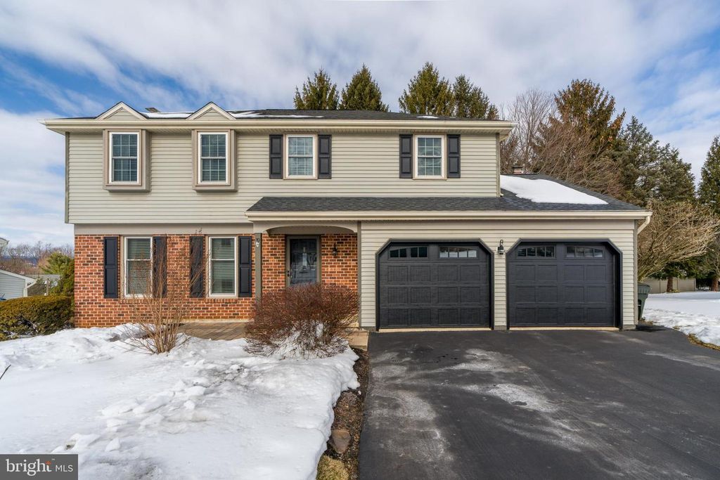 39 EASTBROOKE DR, Ephrata, PA 17522