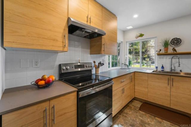 302 Windjammer Circle, Chula Vista, CA 91910