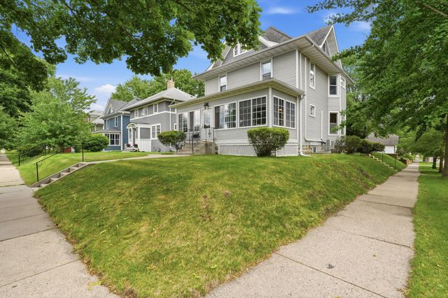 2016 Laurel Avenue, Saint Paul, MN 55104