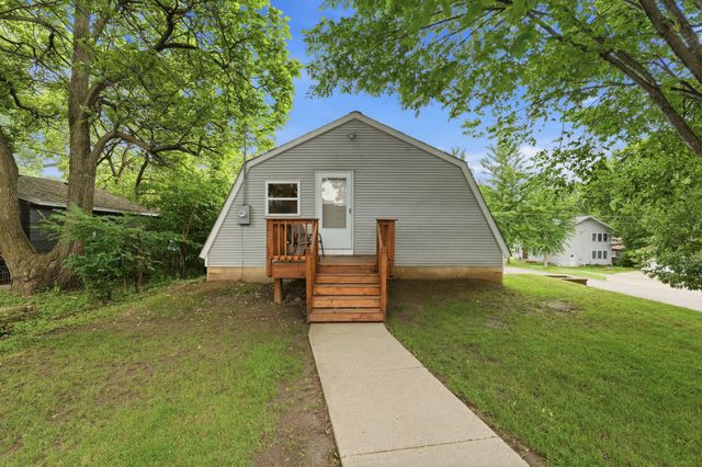 2016 Laurel Avenue, Saint Paul, MN 55104