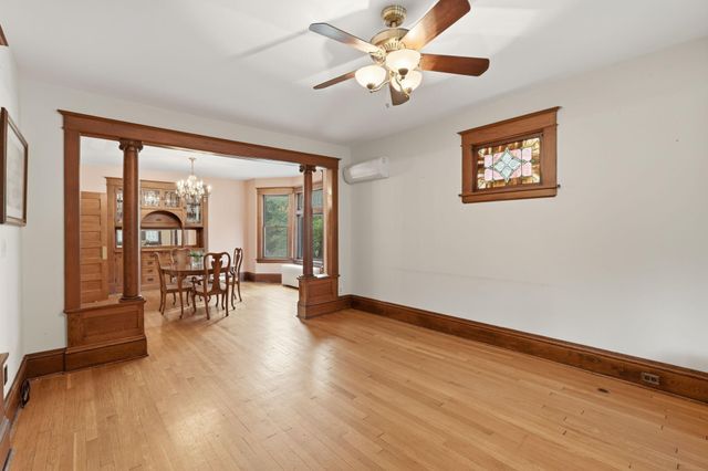 2016 Laurel Avenue, Saint Paul, MN 55104