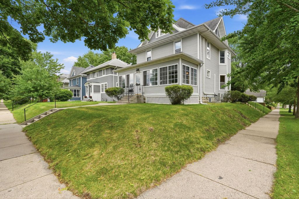 2016 Laurel Avenue, Saint Paul, MN 55104 — photo 2