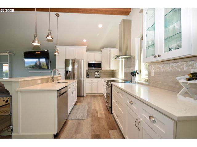 7835 BROOTEN MOUNTAIN Loop, Pacific City, OR 97135