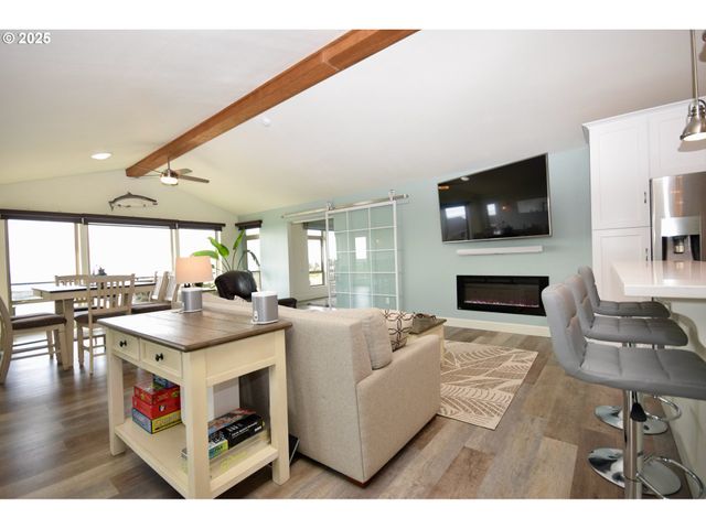 7835 BROOTEN MOUNTAIN Loop, Pacific City, OR 97135