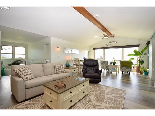 7835 BROOTEN MOUNTAIN Loop, Pacific City, OR 97135