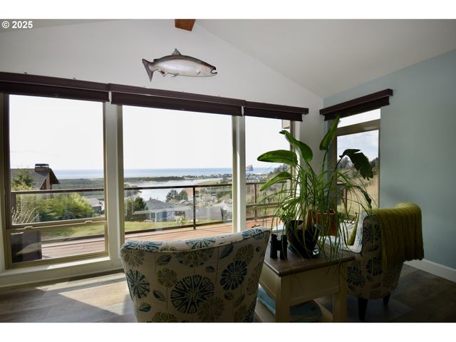 7835 BROOTEN MOUNTAIN Loop, Pacific City, OR 97135