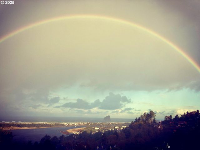 7835 BROOTEN MOUNTAIN Loop, Pacific City, OR 97135