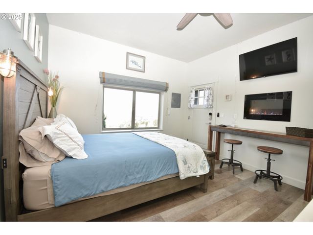 7835 BROOTEN MOUNTAIN Loop, Pacific City, OR 97135