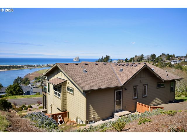 7835 BROOTEN MOUNTAIN Loop, Pacific City, OR 97135