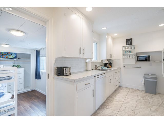 4239 Sw HIGHWAY 101, Lincoln City, OR 97367