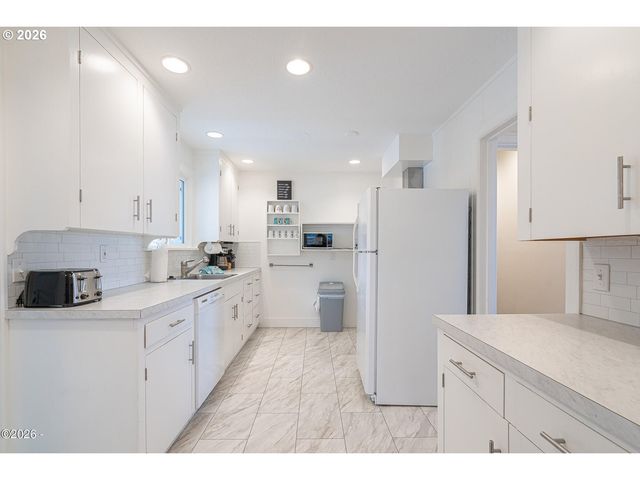 4239 Sw HIGHWAY 101, Lincoln City, OR 97367