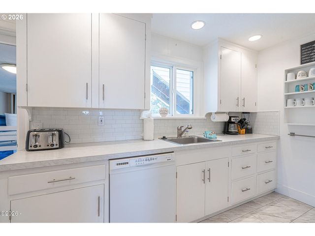 4239 Sw HIGHWAY 101, Lincoln City, OR 97367