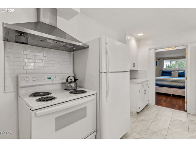 4239 Sw HIGHWAY 101, Lincoln City, OR 97367