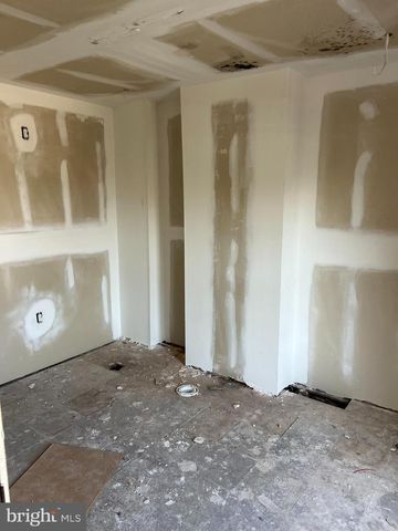 5641 CHEW AVE, Philadelphia, PA 19138