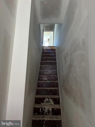 5641 CHEW AVE, Philadelphia, PA 19138