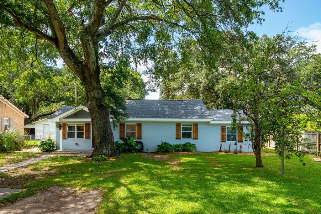 1540 Fort Johnson Road, Charleston, SC 29412