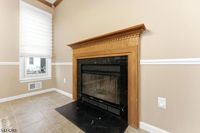 237 Stonehenge Dr, Lopatcong Twp., NJ 08865