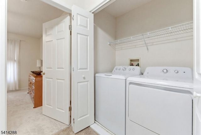 237 Stonehenge Dr, Lopatcong Twp., NJ 08865