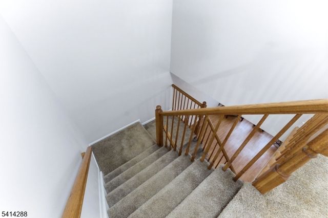 237 Stonehenge Dr, Lopatcong Twp., NJ 08865