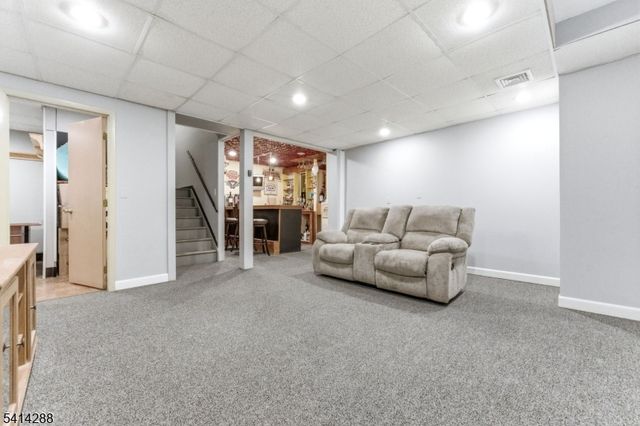 237 Stonehenge Dr, Lopatcong Twp., NJ 08865