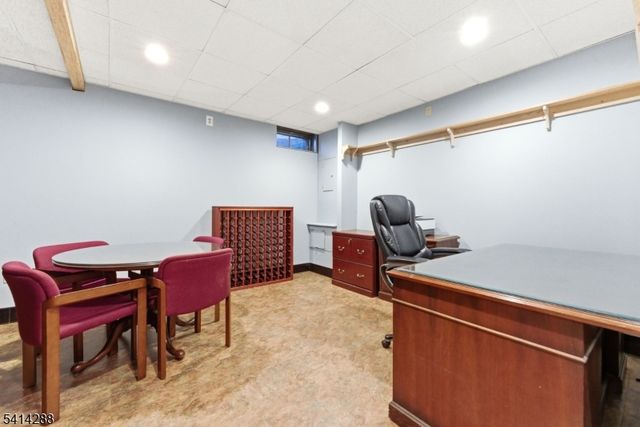 237 Stonehenge Dr, Lopatcong Twp., NJ 08865