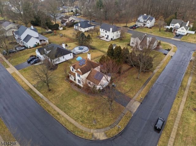 237 Stonehenge Dr, Lopatcong Twp., NJ 08865