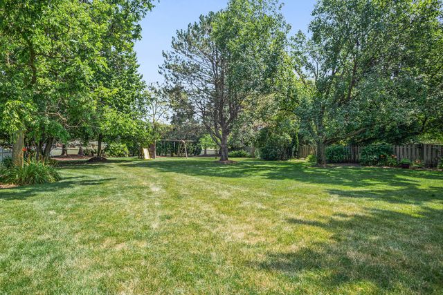 2917 Whispering Oaks Drive, Buffalo Grove, IL 60089