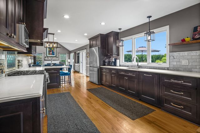 2917 Whispering Oaks Drive, Buffalo Grove, IL 60089
