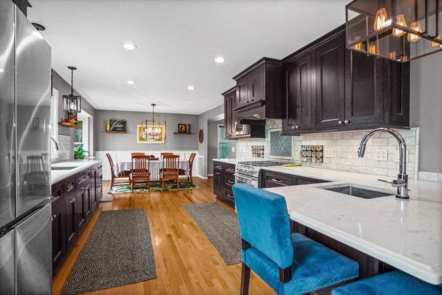 2917 Whispering Oaks Drive, Buffalo Grove, IL 60089