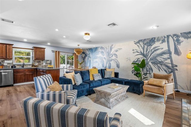 8580 139TH LANE, Seminole, FL 33776