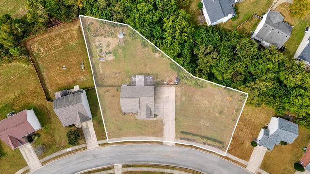 2240 Gilmore Crossing Ln, Nashville, TN 37218