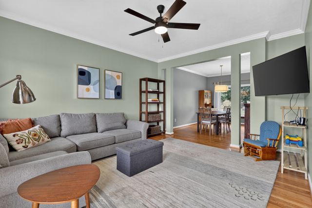 2240 Gilmore Crossing Ln, Nashville, TN 37218
