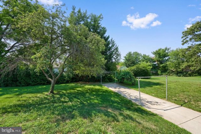 229 BLOOMING GROVE RD, Hanover, PA 17331