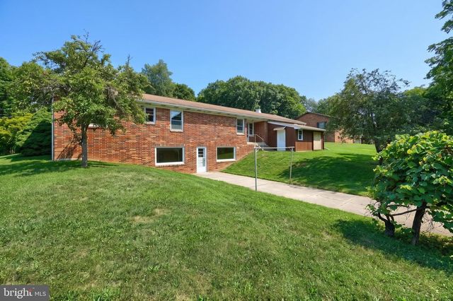 229 BLOOMING GROVE RD, Hanover, PA 17331