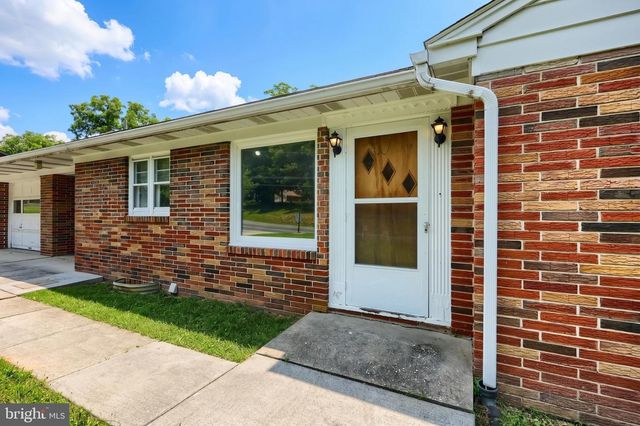 229 BLOOMING GROVE RD, Hanover, PA 17331