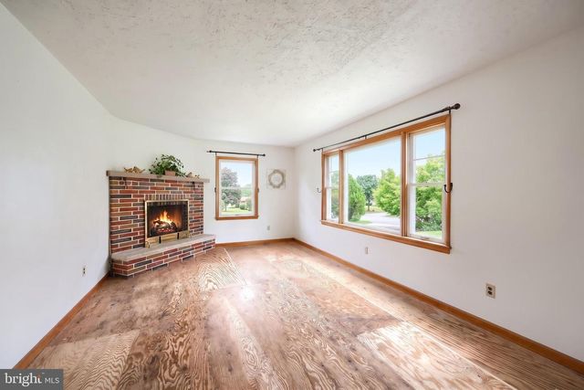 229 BLOOMING GROVE RD, Hanover, PA 17331