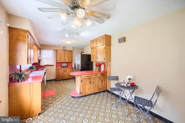229 BLOOMING GROVE RD, Hanover, PA 17331