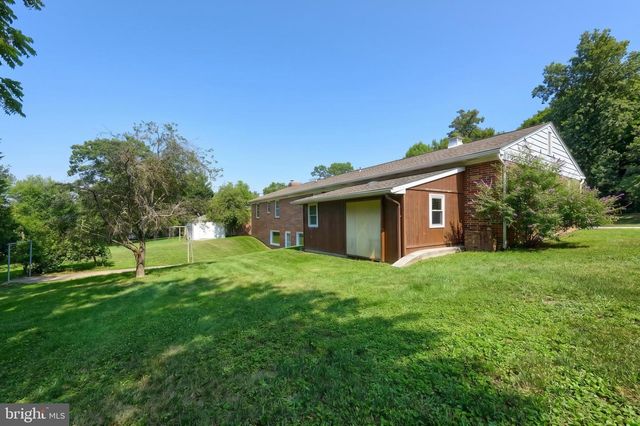 229 BLOOMING GROVE RD, Hanover, PA 17331