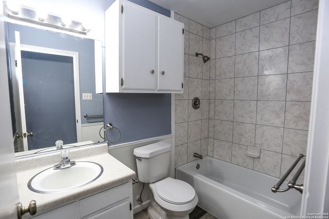 4814 Casa Oro St, San Antonio, TX 78233