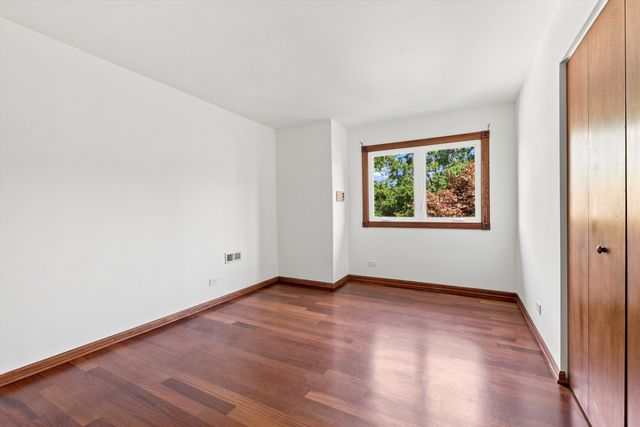 1727 Ellendale Drive, Northbrook, IL 60062